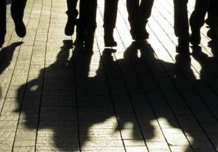 Συμμορία ανηλίκων είχε γίνει ο φόβος και ο τρόμος οδηγών και περαστικών στις Αχαρνές – 7 συλλήψεις