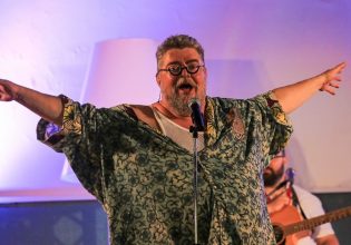 Σταμάτης Κραουνάκης: «Όταν πέθανε ο πατέρας μου, δεν είχα λεφτά για την κηδεία του»