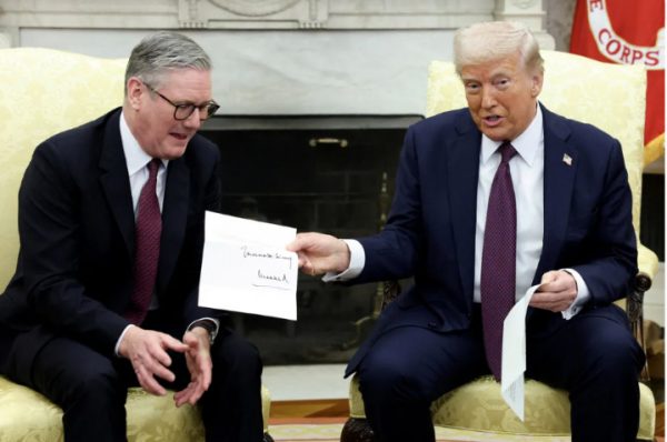 ΗΠΑ: Ο βασιλιάς Κάρολος προσκάλεσε τον Τραμπ για μια άνευ προηγουμένου δεύτερη επίσκεψη στη Βρετανία