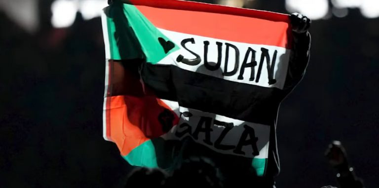 Αυτό που συμβαίνει είναι απάνθρωπο, δεν μπορώ να σωπάσω: Η ιστορία πίσω από την παρέμβαση στο Super Bowl