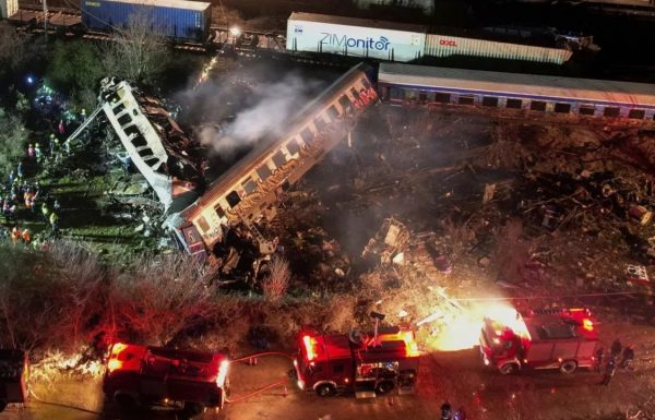 Τέμπη – Συμπληρωματική έκθεση Κοκοτσάκη: Ο θάνατος πολλών διασωθέντων οφείλεται σε εύφλεκτα καύσιμα υλικά