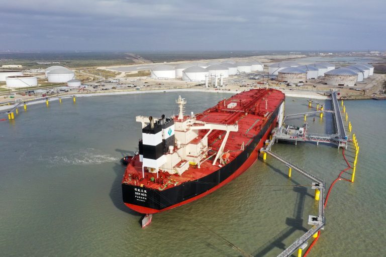 Πράσινο φως Τραμπ σε λιμάνι στο Τέξας – Θα διακινεί 1 εκατ. βαρέλια πετρελαίου ημερησίως