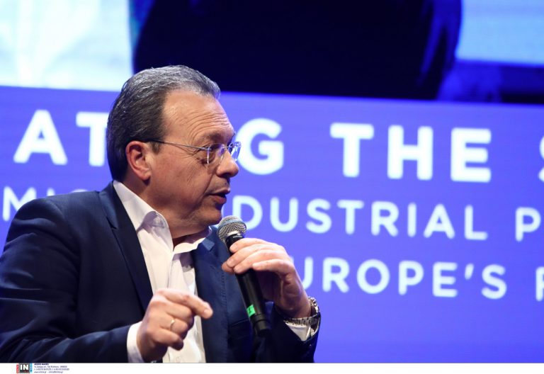 Ασκήσεις ισορροπίας στην Κουμουνδούρου – Και ισχυρός ΣΥΡΙΖΑ και συνεργασίες και στο βάθος… και εκλογές