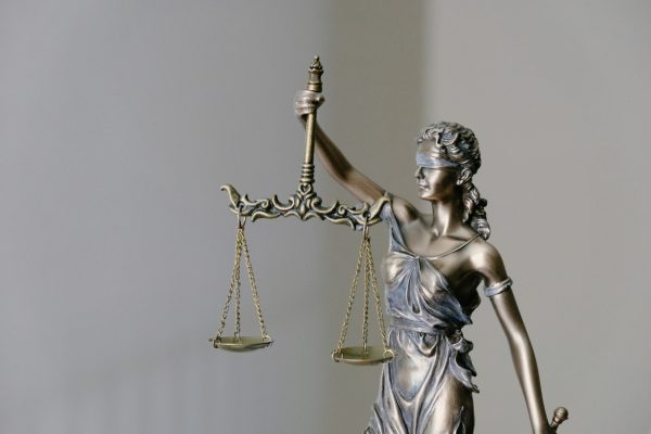 Τραμπ: Η κυβέρνηση παραβιάζει δικαστική απόφαση που εκδόθηκε για το πάγωμα της χρηματοδότησης