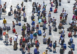 Τουρισμός: Ποιες περιοχές στην Ελλάδα εμπιστεύονται οι τουρίστες το 2025 και ποιες υστερούν