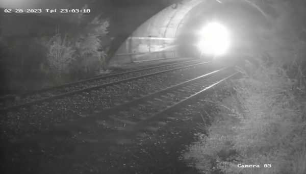 Τέμπη: Αμφισβητεί τη γνησιότητα των τριών βίντεο η πλευρά των θυμάτων – Τι θα δείξει η έφοδος της ΕΛ.ΑΣ.;