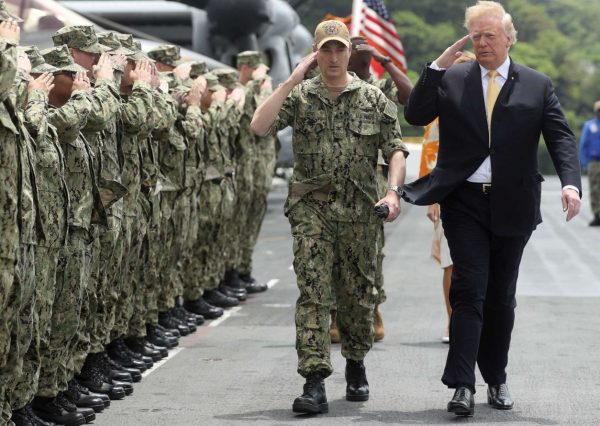Χέρι και στον Στρατό βάζει ο Τραμπ – Οι εκκαθαρίσεις γαλονάδων που προκάλεσαν αντιδράσεις