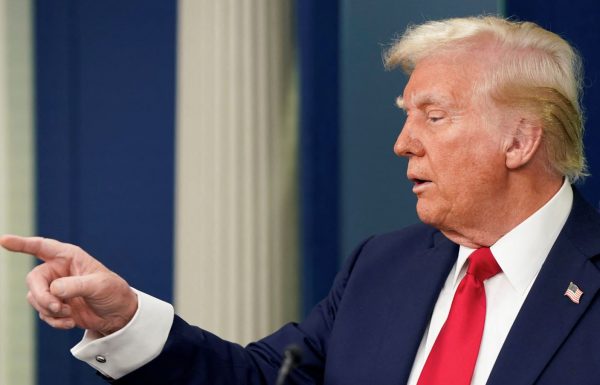 Eπιμένει ο Τραμπ για USAID – «Κλείστε την!» – Η αντίδραση Μασκ
