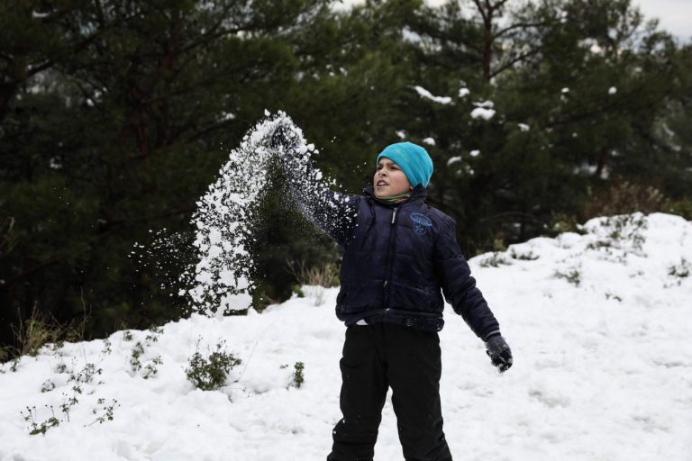 Καιρός: Θα χιονίσει στην Αττική; Οι προβλέψεις των μετεωρολόγων για την ψυχρή εισβολή – Live χάρτης