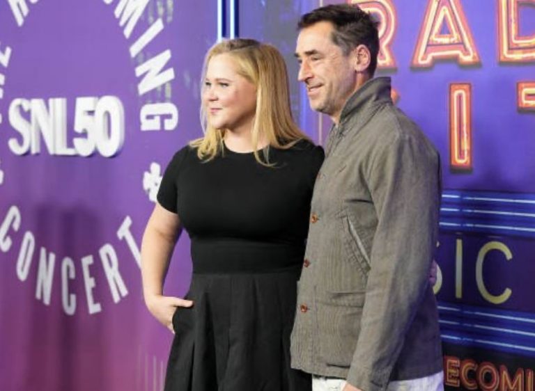 Η Έιμι Σούμερ αποκαλύπτει τις «δύο ημέρες τον χρόνο» που κάνει σεξ με τον σύζυγό της Κρις Φίσερ