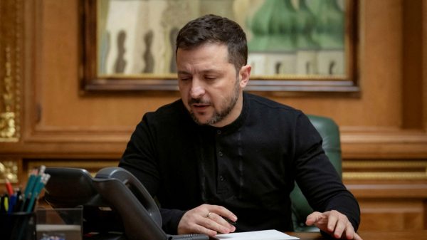 Ζελένσκι: Δίνει και τα ορυκτά της Ουκρανίας – Αυτήν την εβδομάδα οι υπογραφές, λένε οι ΗΠΑ