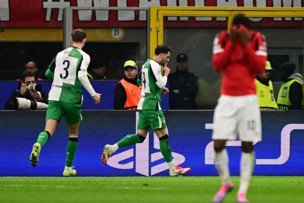 Μίλαν – Φέγενορντ 1-1: Ο Καράντσα έδωσε την πρόκριση στους Ολλανδούς