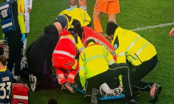 Σοκ στην Φιορεντίνα: Κατέρρευσε ο Κιν μετά από χτύπημα στο κεφάλι (vid)