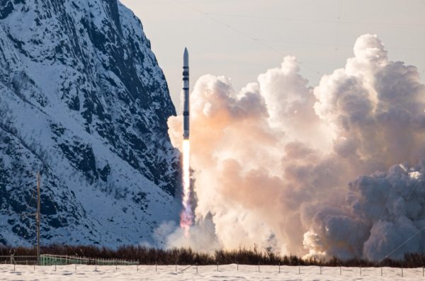 Συνετρίβη λίγο μετά την εκτόξευση ο πρώτος δορυφορικός εμπορικός πύραυλος της Ευρώπης [video]