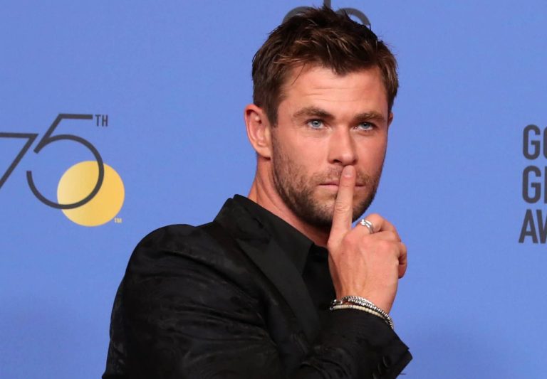 «Δεν θα γίνουμε ποτέ φίλοι»: Η μοναδική selfie που έχει μετανιώσει ο Κρις Χέμσγουορθ