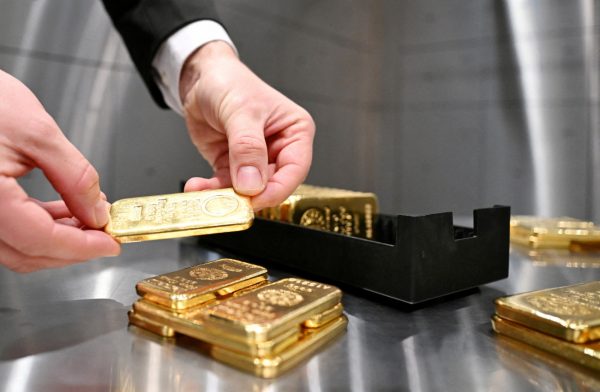 Η έντονη ζήτηση χρυσού στις ΗΠΑ προκαλεί προβλήματα αποθεμάτων σε άλλες χώρες