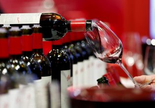 Ευρώπη: Με τι ποτά τα «τσούζουν» οι Ευρωπαίοι – Ποιος είναι ο βασιλιάς του αλκοόλ