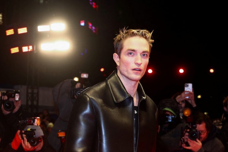 Ο Ρόμπερτ Πάτινσον είναι ο βασιλιάς του overthinking, αλλά ευτυχώς έχει δίπλα του τη Ζεντάγια