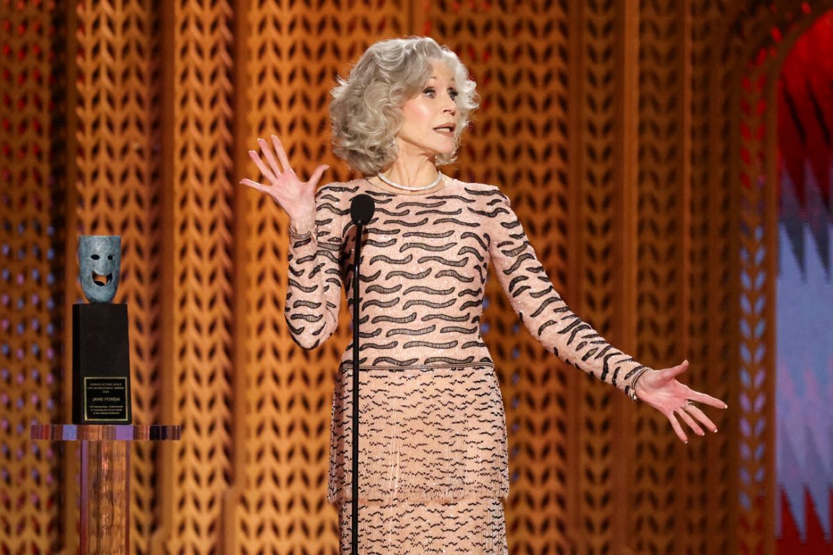 Ποιος είδε την Τζέιν Φόντα και δεν την φοβήθηκε – Αρκούδα τα έκανε πάνω της όταν μπήκε στο σπίτι της ηθοποιού