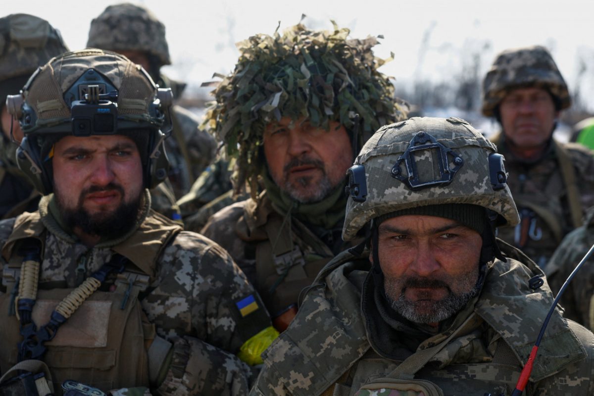 Η Ουκρανία δίνει λεφτά για να βρει στρατιώτες