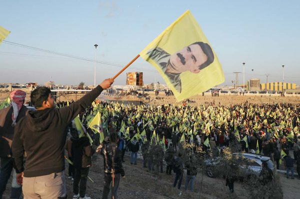 Τι αλλάζει η έκκληση του Οτσαλάν για τη διάλυση του PKK σε Τουρκία και Συρία