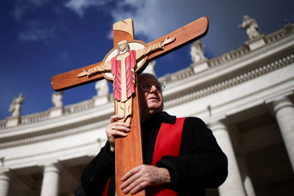 O Πάπας Φραγκίσκος δεν αντιμετώπισε νέες αναπνευστικές κρίσεις – «Πολύπλοκη η κατάστασή σου»