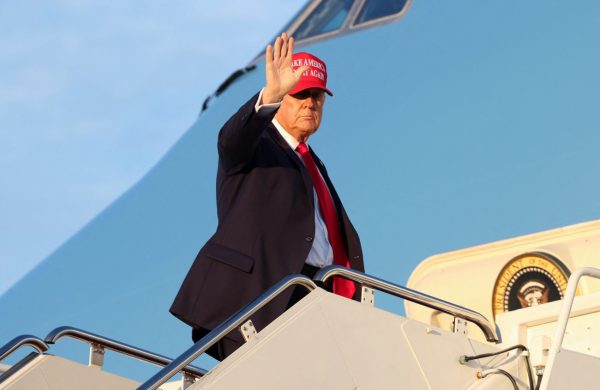 Τραμπ: Εκτροπές πτήσεων και καθυστερήσεις για χάρη του Αμερικανού προέδρου
