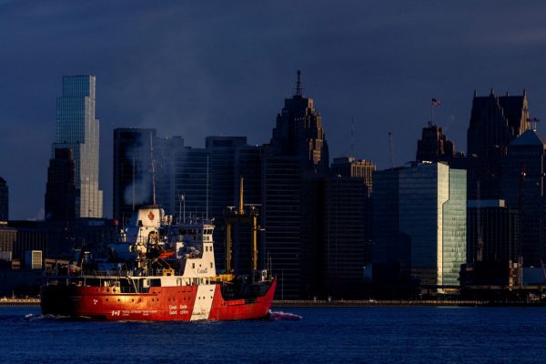 Καναδάς: Αλκοόλ, πετρέλαιο και… πορτοκάλια – Πώς η χώρα θα μπορούσε να «χτυπήσει» τους δασμούς των ΗΠΑ