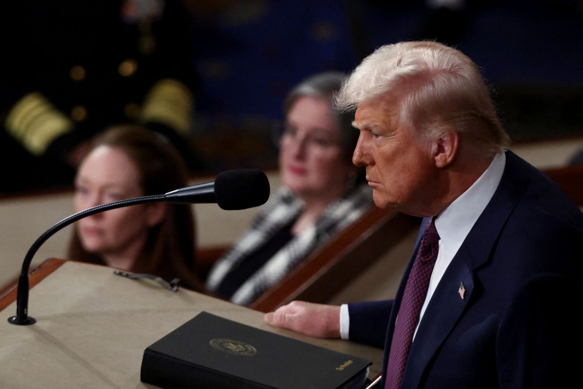 Τραμπ: Τα αυγά του Μπάιντεν, τρανσέξουαλ ποντίκια, «εγκληματίες» μετανάστες – Τα fake news του προέδρου