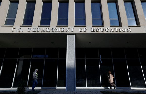 ΗΠΑ: Απολύθηκαν πάνω από 1.300 υπάλληλοι από το υπουργείο Παιδείας – Το 50% του προσωπικού
