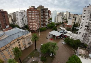 Αργεντινή: Τουλάχιστον 13 νεκροί από τις καταστροφικές πλημμύρες – Φόβοι ότι ο αριθμός θα αυξηθεί