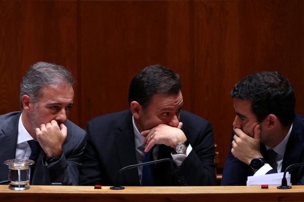 Πορτογαλία: Έπεσε η κυβέρνηση των Συντηρητικών – Σκάνδαλο με οικογενειακή επιχείρηση του πρωθυπουργού