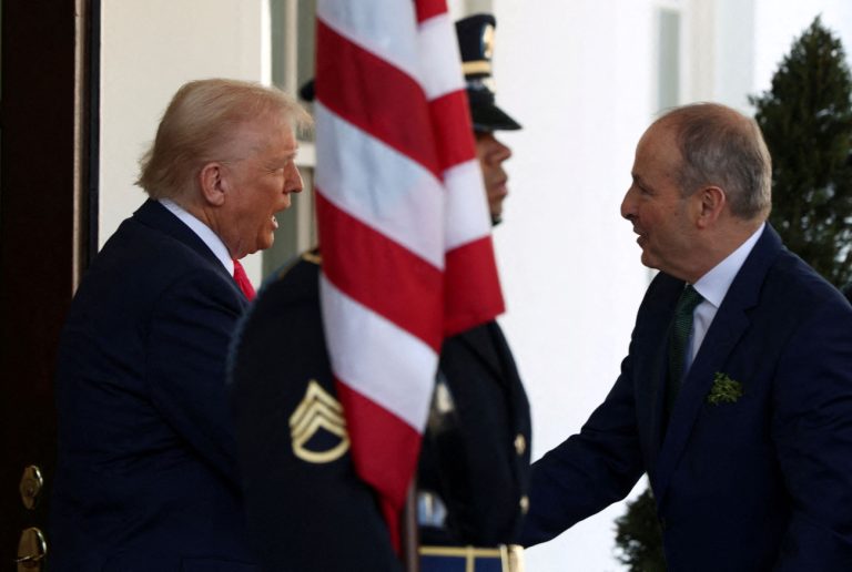 Τραμπ: Οι δασμοί ενδέχεται να «κόψουν» 80.000 θέσεις εργασίας στην Ιρλανδία