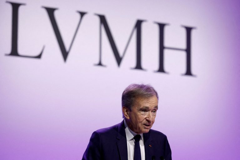 Μπερνάρ Αρνό: Επιδιώκει να αυξήσει τo όριο ηλικίας στα 85 για να μην παραδώσει τα ηνία της LVMH