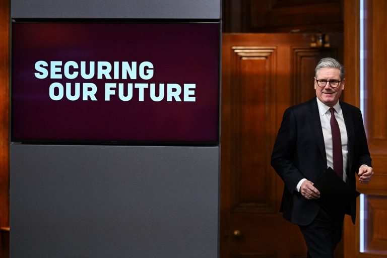 Βρετανία: Περισσότερες από 30 χώρες μπορεί να στείλουν ειρηνευτικά στρατεύματα στην Ουκρανία