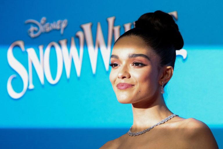 Η Ρέιτσελ Ζέγκλερ κλήθηκε να αποδείξει ότι είναι Λατίνα σε «ένα μάτσο λευκά στελέχη»