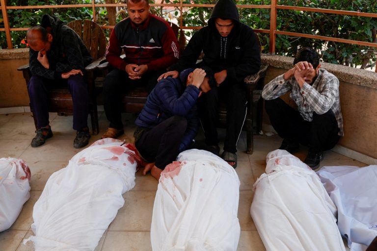 Γάζα: Εντολές εκκένωσης από το Ισραήλ – Έκλεισαν το πέρασμα της Ράφα εγκλωβίζοντας τους ασθενείς