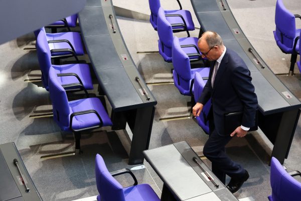 Γερμανία: Εγκρίθηκε από την Μπούντεσταγκ η χαλάρωση του «φρένου χρέους» και το ταμείο των 500 δισ.