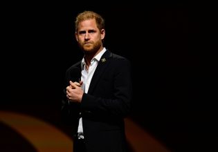 Συντετριμμένος και σοκαρισμένος: O πρίγκιπας Χάρι είχε μια πολύ κακή εβδομάδα