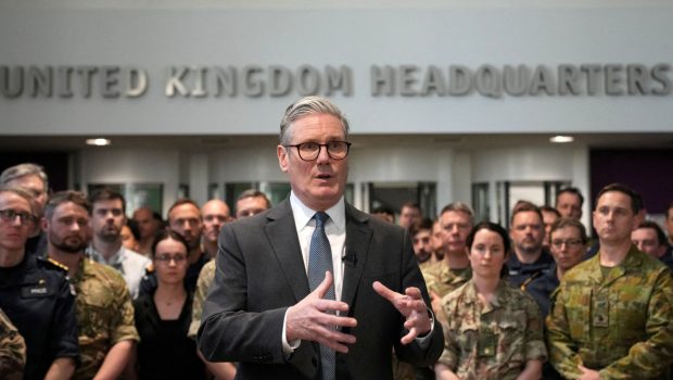 Στάρμερ: «Ο Τραμπ έχει ένα δίκιο – Οι ευρωπαϊκές χώρες πρέπει να σηκώσουν μεγαλύτερο βάρος στην άμυνα»