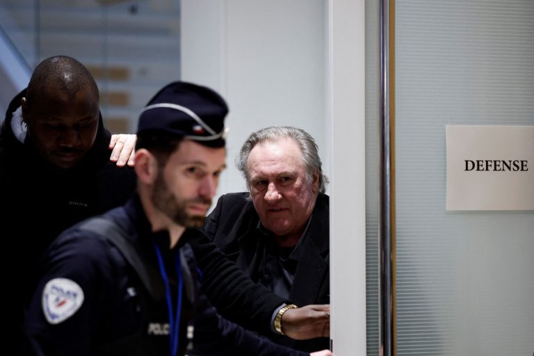 Ο Ζεράρ Ντεπαρντιέ περιγράφει τον εαυτό του ως «αηδιαστικό», αλλά αρνείται τη σεξουαλική επίθεση