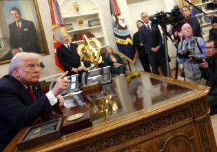 Τραμπ: Πώς οι δασμοί στα εισαγόμενα οχήματα επηρεάζουν κυρίως την εκλογική του βάση