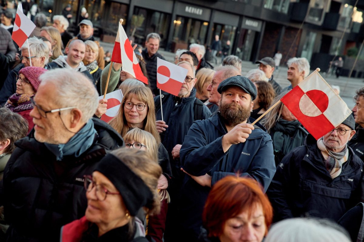 Γροιλανδία: Αντιδράσεις ενάντια στον αντιπροέδρο των ΗΠΑ και τη «δεύτερη κυρία»