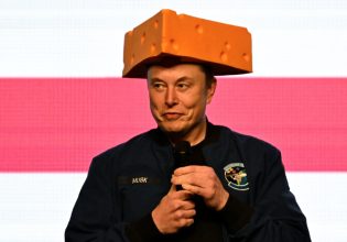 «Ανασφαλής καραγκιόζης ο Μασκ, σχήμα Πόντσι η Tesla»: Η Βίβιαν Γουίλσον για τον πατέρα της στον Χασάν Πάικερ