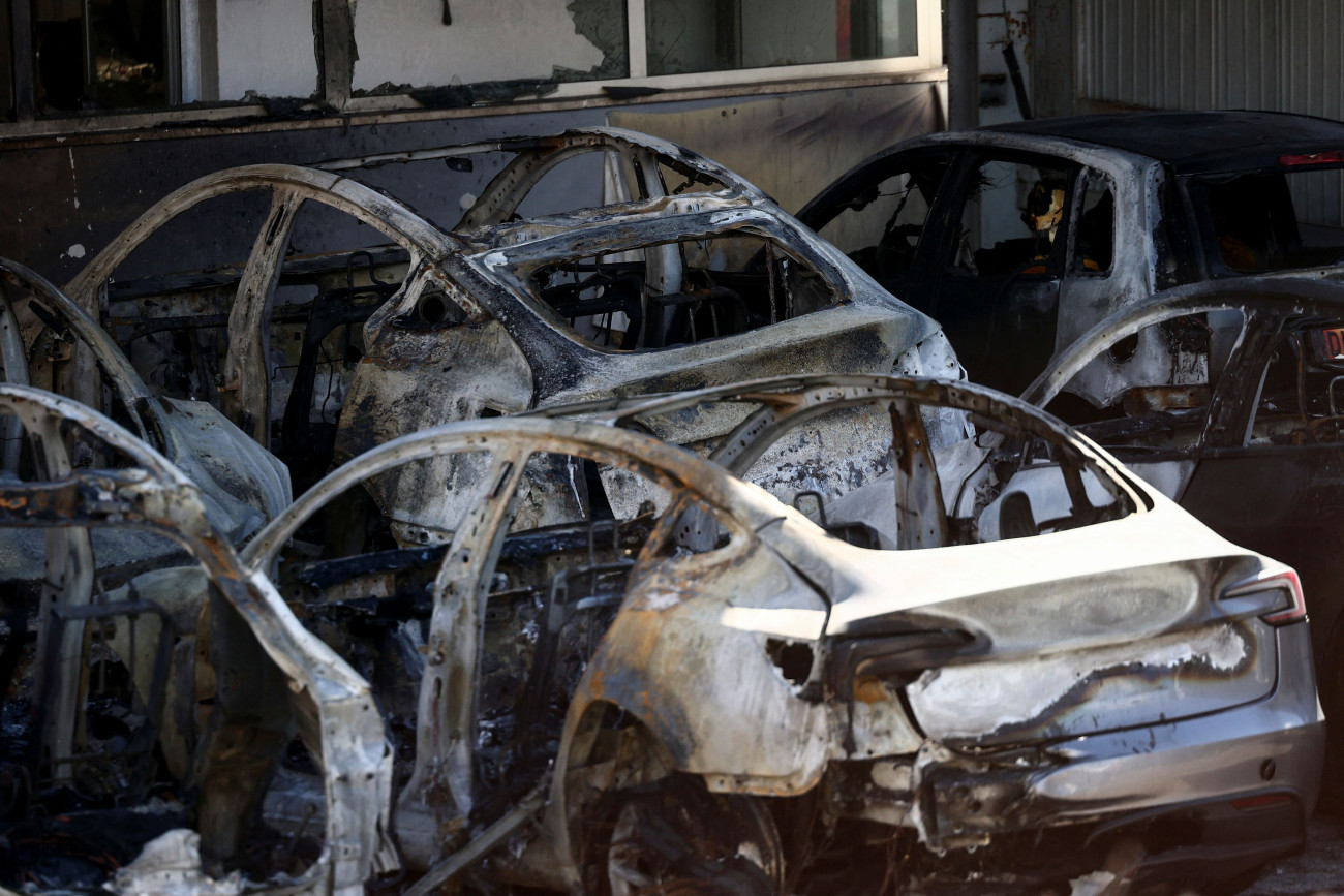 Ρώμη: Φωτιά σε αντιπροσωπεία της Tesla – Για τρομοκρατία μιλά ο Μασκ