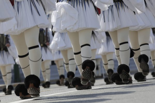 25η Μαρτίου: Κυκλοφοριακές ρυθμίσεις για τη στρατιωτική παρέλαση στην Αθήνα – Πώς θα κινηθούν Μετρό και Τραμ