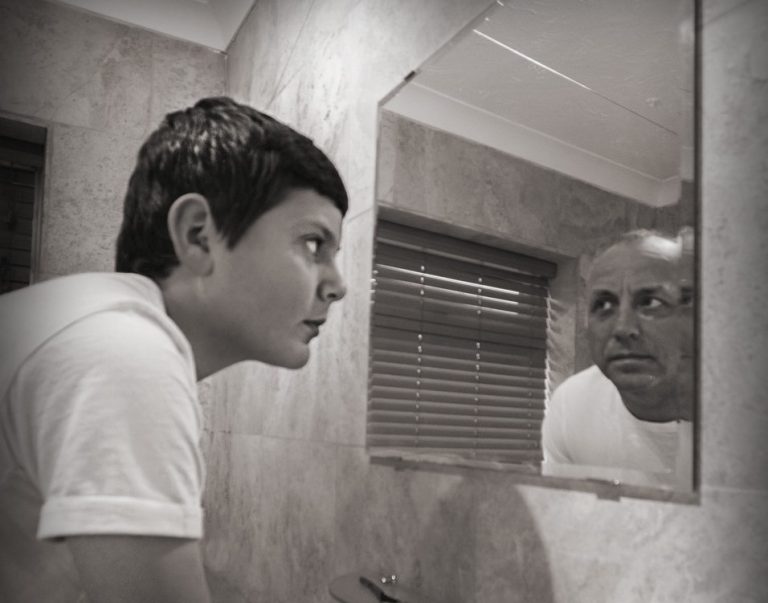 Τελικά είναι αναπόφευκτο να γίνουμε οι γονείς μας;