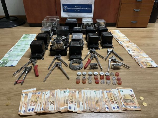 Συνελήφθησαν ηλεκτρολόγοι που «πείραζαν» τους μετρητές για να δείχνουν λιγότερη κατανάλωση ρεύματος