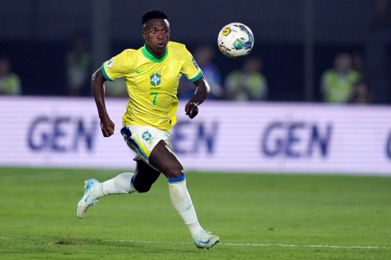 Ήρωας της Βραζιλίας ξανά ο Βινίσιους: Νικητήριο γκολ στο 99′ και μισό βήμα μακριά από το Μουντιάλ (pic, vids)