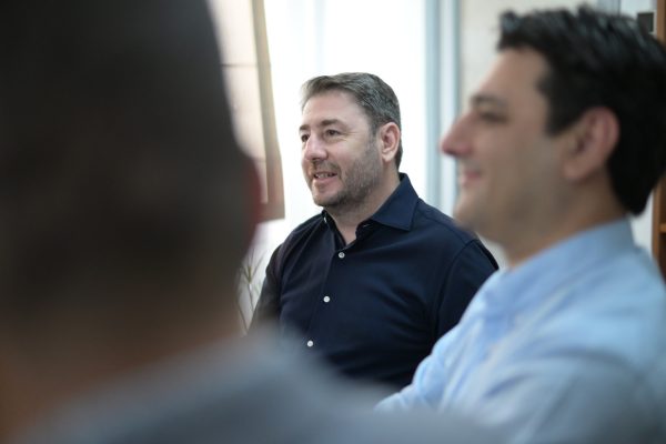 Το grassroots movement του ΠΑΣΟΚ συνεχίζεται – Στο επίκεντρο το στεγαστικό με νεολαία και… Youtuber